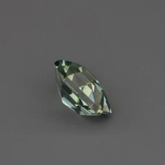 Nangi fine jewelry - green gemstone in gold