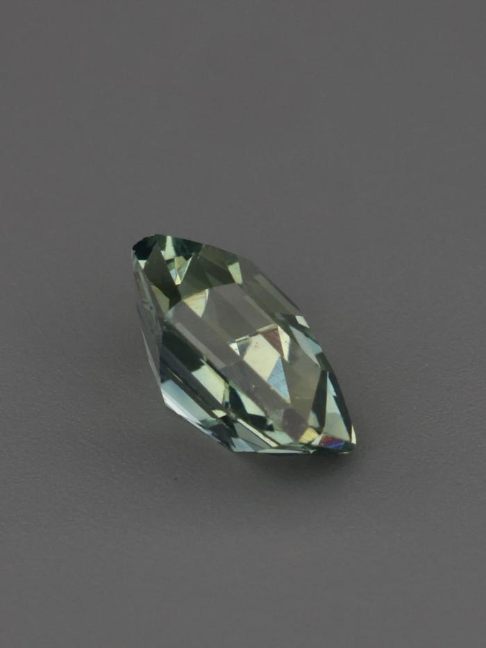 Nangi fine jewelry - green gemstone in gold