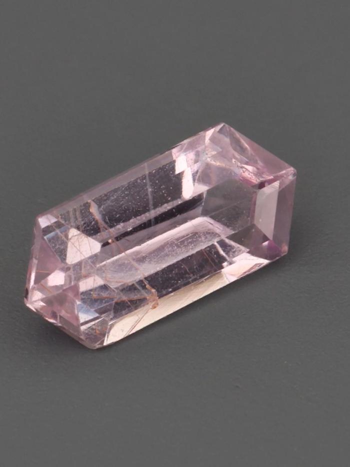 Nangi fine jewelry - pink gemstone in gold