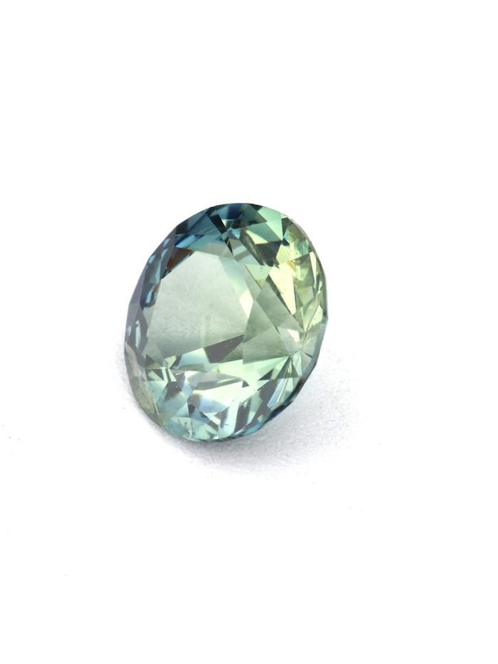 Nangi fine jewelry - blue sapphire gemstone in gold