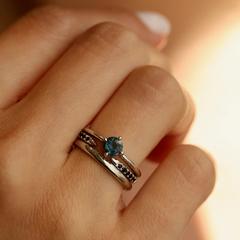 Nangi fine jewelry - black sapphire ring in white gold