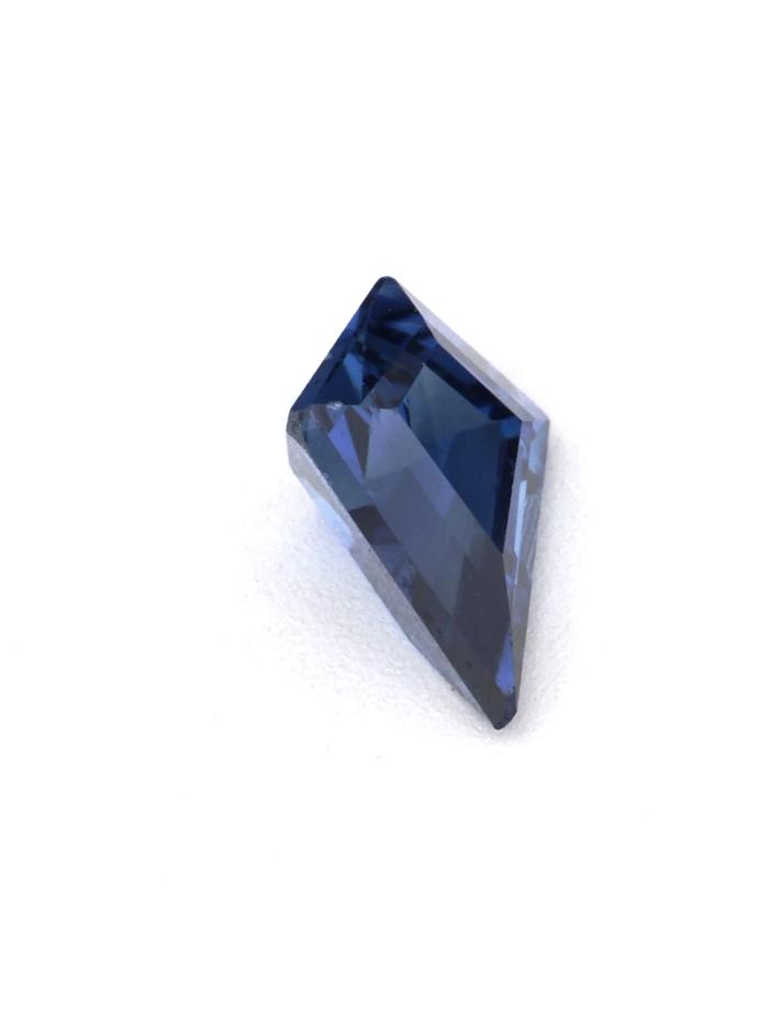 Nangi fine jewelry - blue gemstone in gold