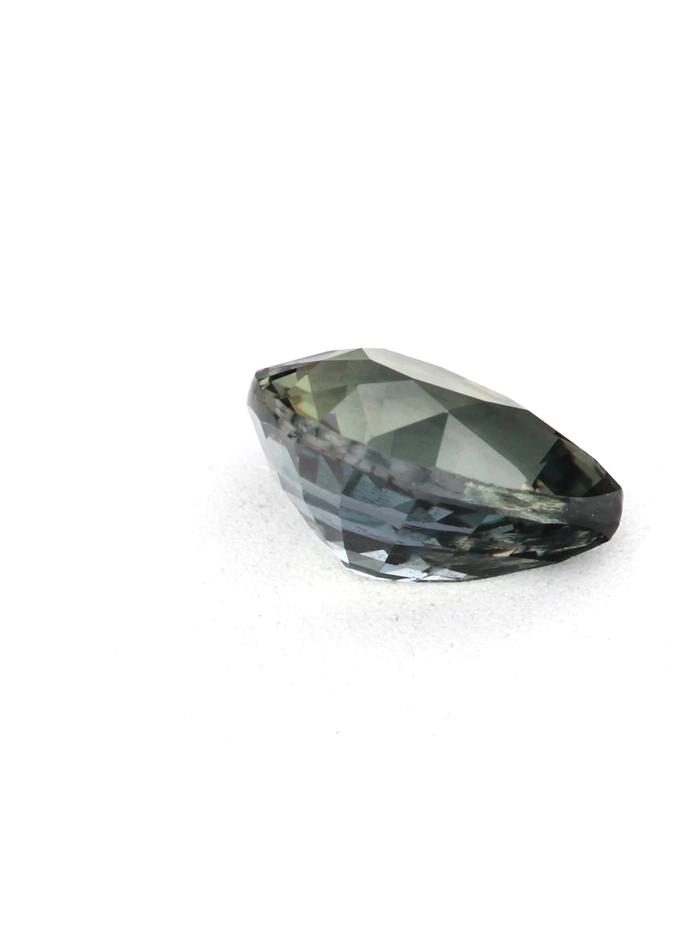 Nangi fine jewelry - green sapphire gemstone in gold