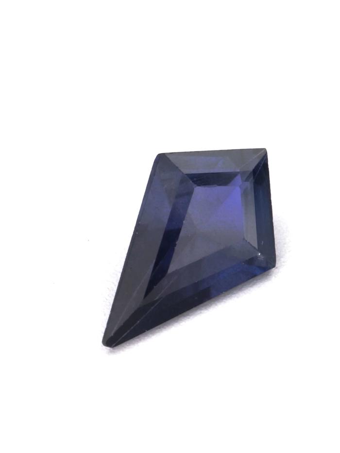 Nangi fine jewelry - blue gemstone in gold