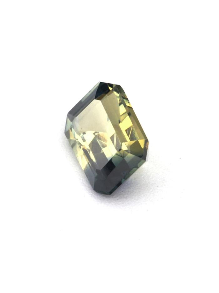 Nangi fine jewelry - yellow gemstone in gold