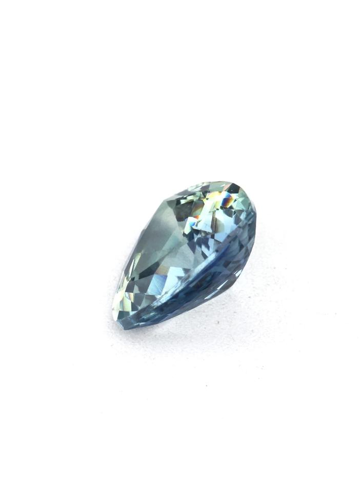 Nangi fine jewelry - blue gemstone in gold