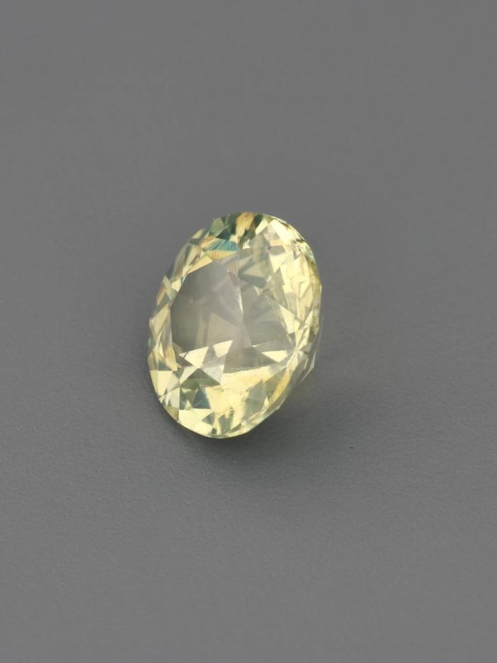 Nangi fine jewelry - yellow gemstone in gold