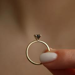 Nangi fine jewelry - grey ring in yellow gold
