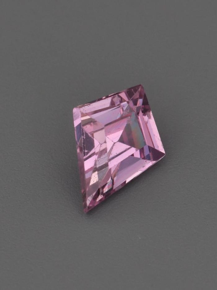 Nangi fine jewelry - pink gemstone in gold