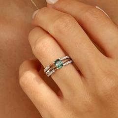 Nangi fine jewelry - teal / Peacock sapphire ring in white gold