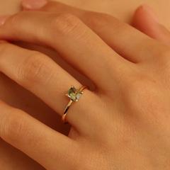 Nangi fine jewelry - green sapphire ring in yellow gold