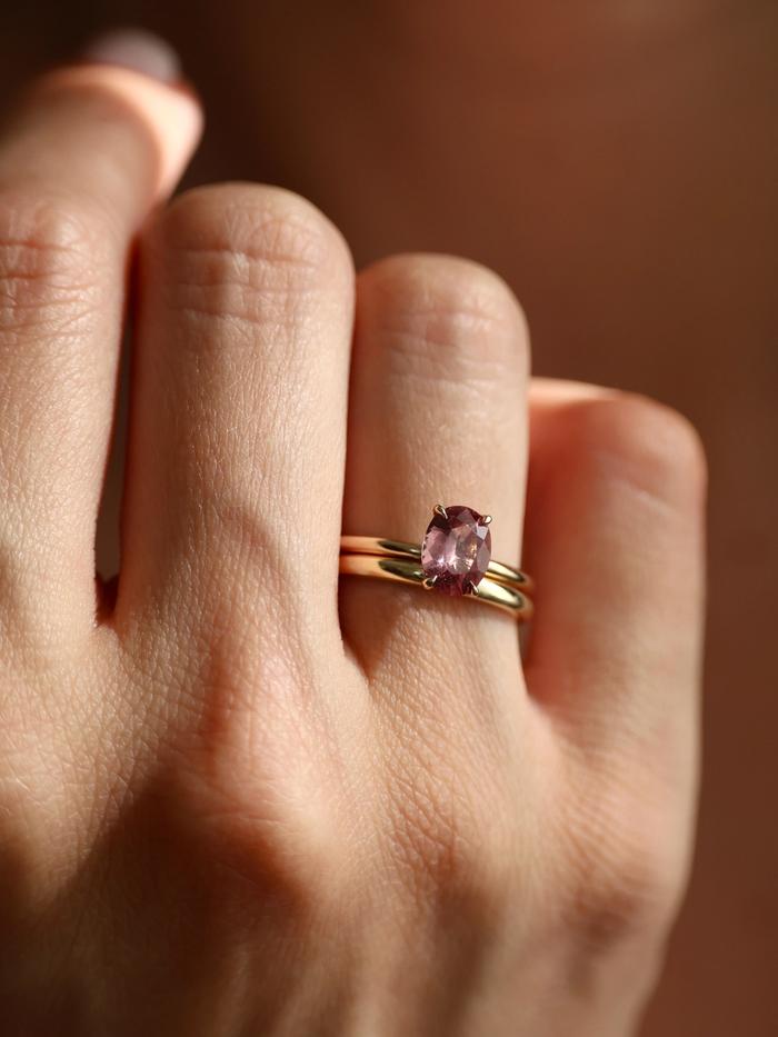 Nangi fine jewelry - pink ring in yellow gold