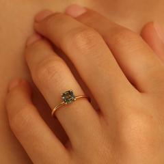 Nangi fine jewelry - teal / Peacock sapphire ring in yellow gold