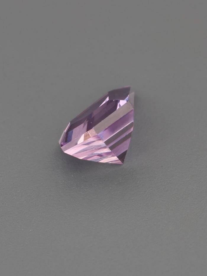 Nangi fine jewelry - pink gemstone in gold