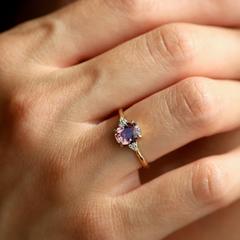 Nangi fine jewelry - purple ring in yellow gold