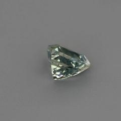 Nangi fine jewelry - green gemstone in gold