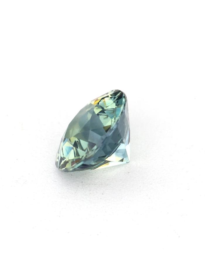 Nangi fine jewelry - green gemstone in gold