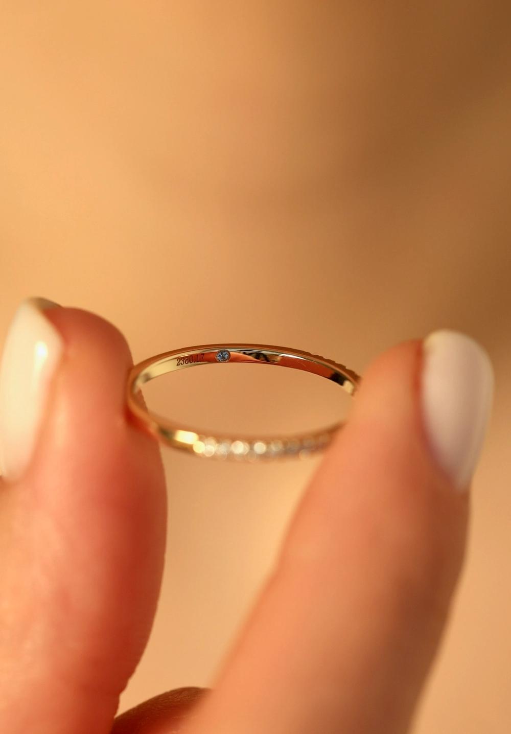 Nangi Birthstone inside the ring band