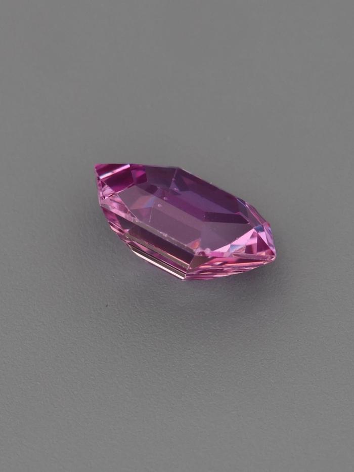 Nangi fine jewelry - pink sapphire gemstone in gold