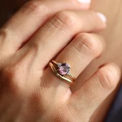 Nangi fine jewelry - purple ring in yellow gold
