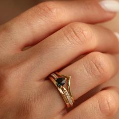 Nangi fine jewelry - teal / Peacock ring in yellow gold