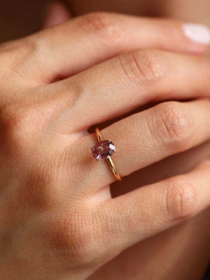 Nangi fine jewelry - pink ring in yellow gold