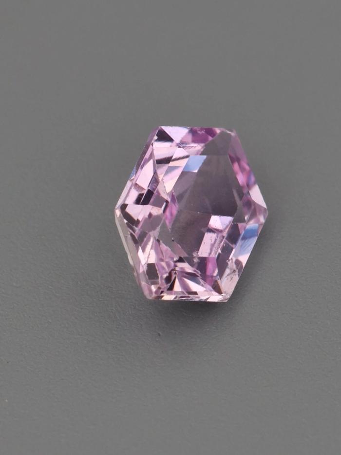 Nangi fine jewelry - pink gemstone in gold