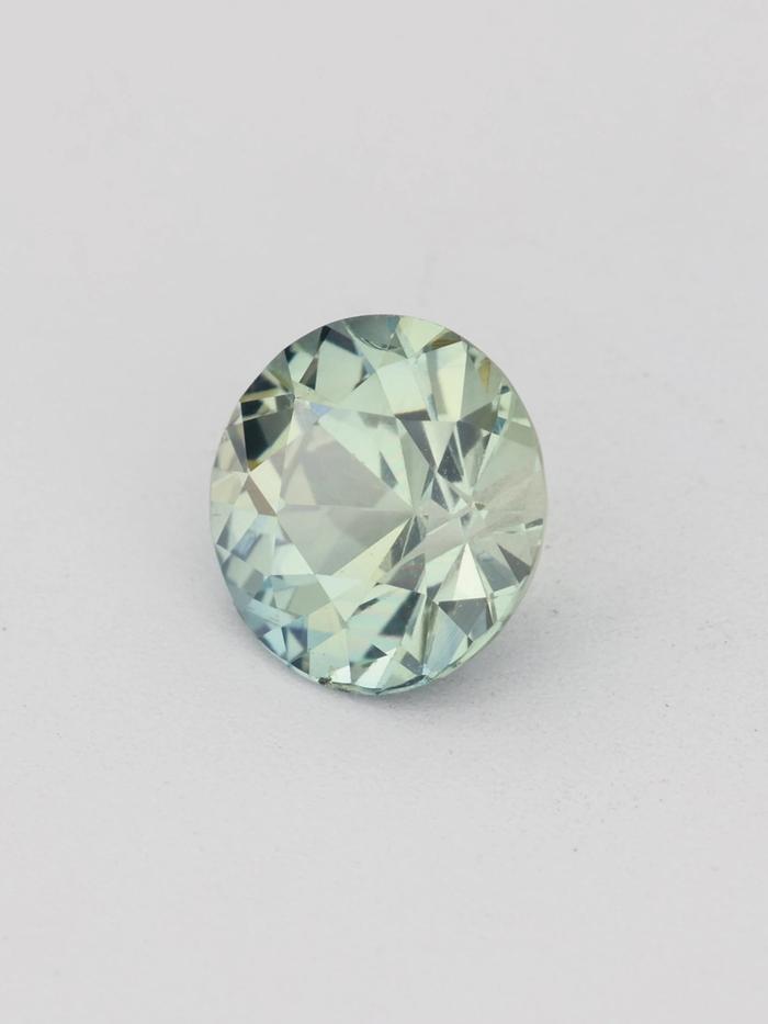 Nangi fine jewelry - green gemstone in gold