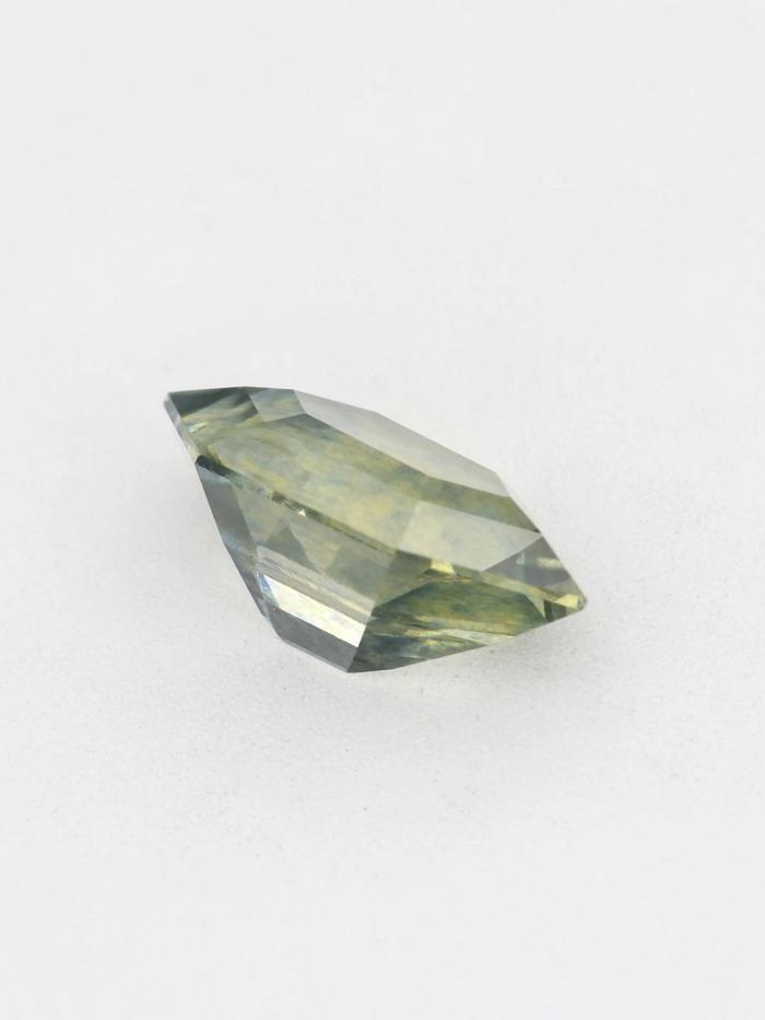 Nangi fine jewelry - green sapphire gemstone in gold