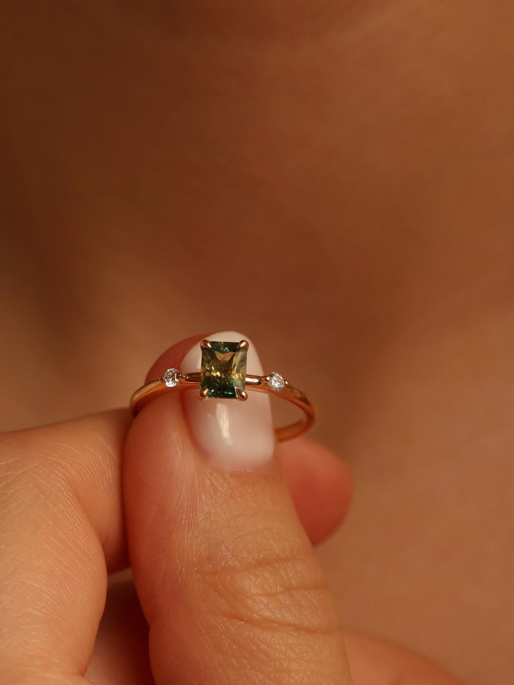 Chameleon Peacock & Sprinkled Diamonds