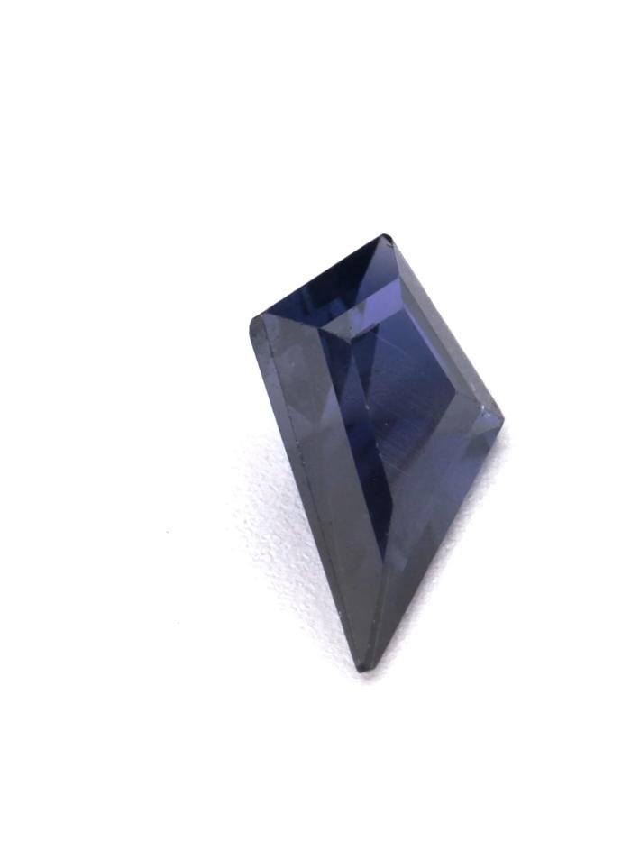 Nangi fine jewelry - blue gemstone in gold