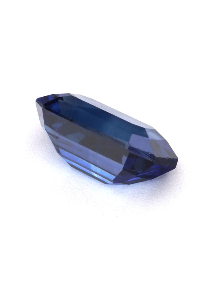 Nangi fine jewelry - blue gemstone in gold