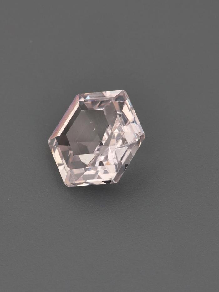 Nangi fine jewelry - champagne gemstone in gold