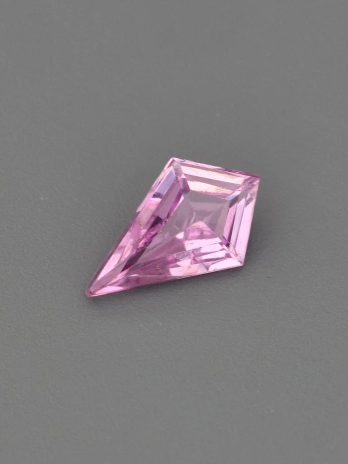 Nangi fine jewelry - pink gemstone in gold