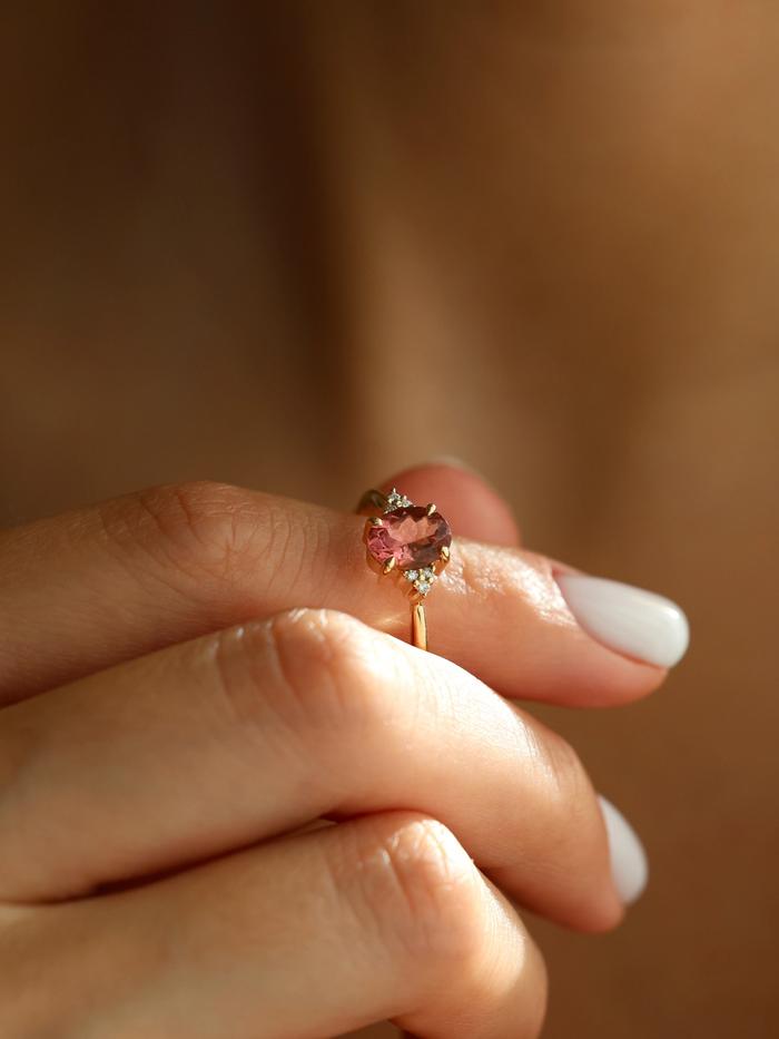 Nangi fine jewelry - pink ring in yellow gold