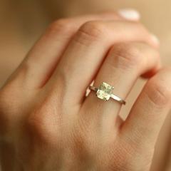 Nangi fine jewelry - yellow ring in white gold