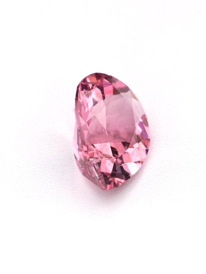 Nangi fine jewelry - pink gemstone in gold