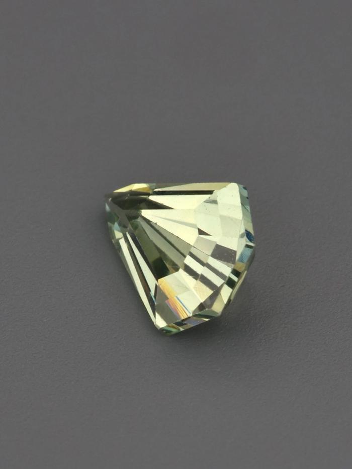 Nangi fine jewelry - green gemstone in gold