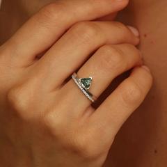 Nangi fine jewelry - green sapphire ring in white gold