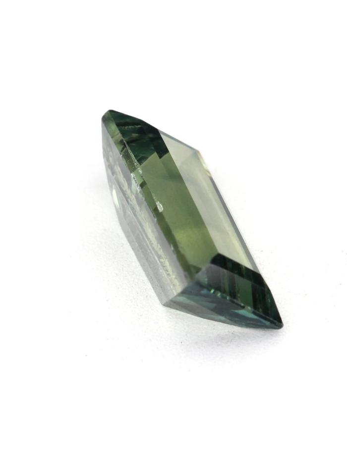 Nangi fine jewelry - green sapphire gemstone in gold