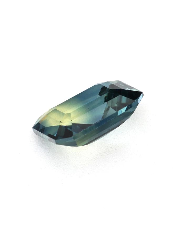 Nangi fine jewelry - teal / Peacock sapphire gemstone in gold