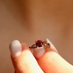 Nangi fine jewelry - red ruby ring in yellow gold