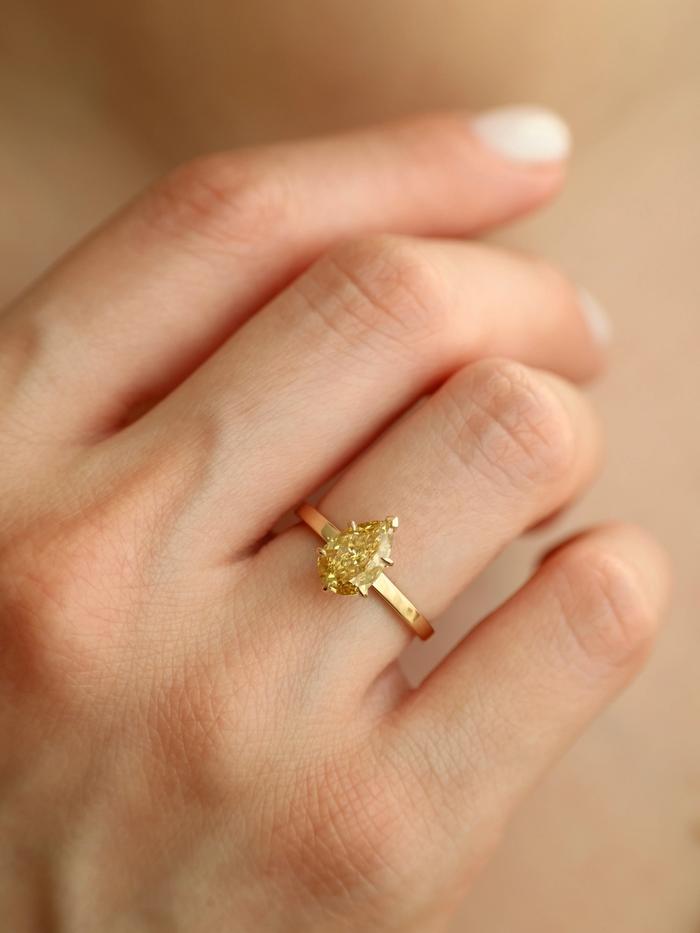 Nangi fine jewelry - lab-grown diamond ring in yellow gold