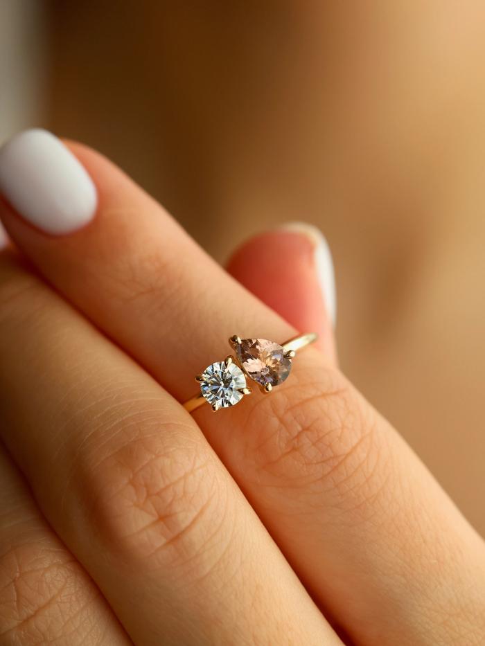 Nangi fine jewelry - brown ring in yellow gold