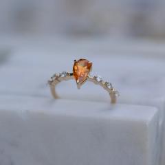 Nangi fine jewelry - orange garnet ring in yellow gold