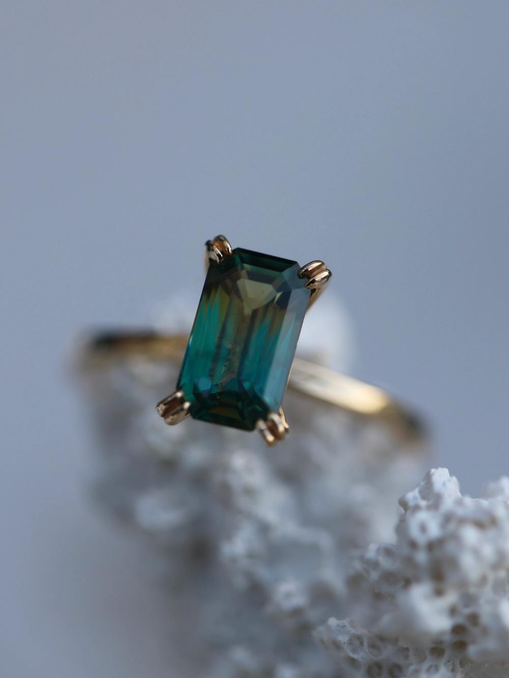 Bicolored Peacock Statement Ring