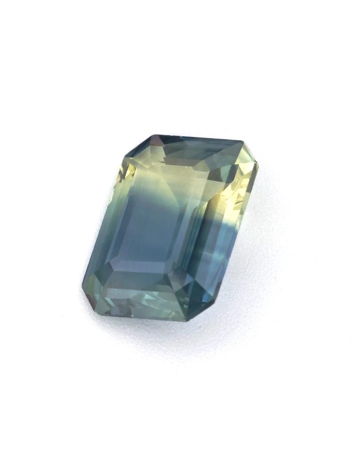 Nangi fine jewelry - blue gemstone in gold