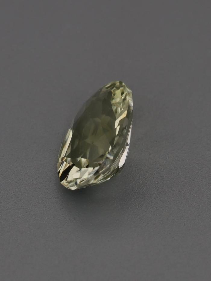 Nangi fine jewelry - green gemstone in gold