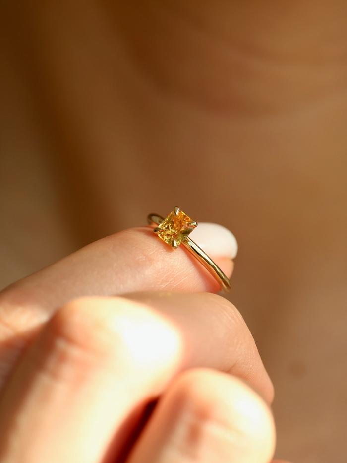 Nangi fine jewelry - yellow ring in gold