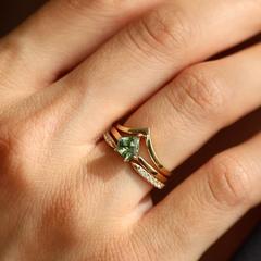 Nangi fine jewelry - green ring in yellow gold